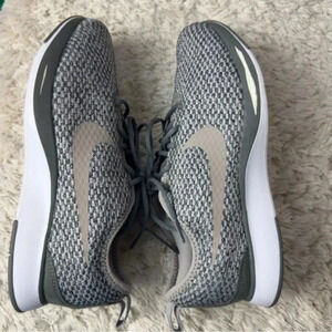 Nike Youth Dualtone Racer Running shoes size 5.5Y